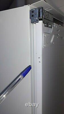 AEG SCE818E6TC 70/30 Fridge Freezer Integrated with Fixed Door Fixing Kit A11772