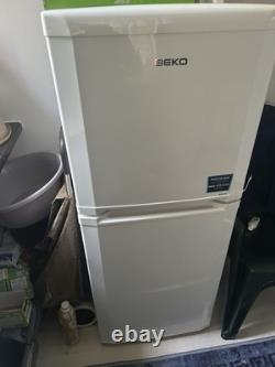 Beko White Freestanding Top-Freezer Fridge Freezer 2 Door Manual Defrost