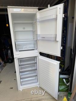 Bosch KIN85NSE0G Fridge Freezer Fully Integrated 50/50 Split Frost Free