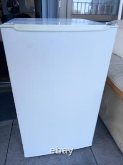 Currys Essentials Under Counter Fridge CUR50W12 86L White Single Door Freezer