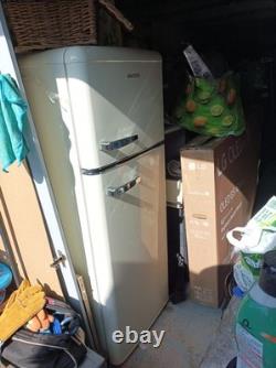 ElectriQ 204 L 80/20 Retro Fridge Freezer Cream. Adjustable Shelves