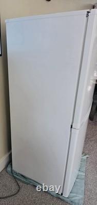 Essentials C55CW18 White 2-Door Top-Freezer Fridge Freezer 114/63L 208kWh