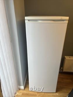 Freezer has a Single door and Six drawers