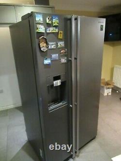 Samsung RSG5UUMH American style fridge freezer. Silver colour water & Ice maker