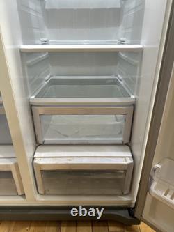 Samsung fridge freezer With water dispenser