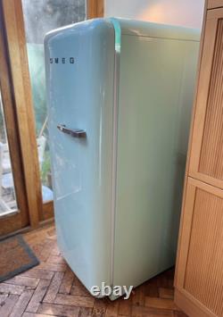 Smeg FAB28 Retro Fridge Freezer Pastel Green Left Hand + Right Hand Door Smeg FAB28 Retro Fridge Freezer Pastel Green Left Hand + Right Hand Door