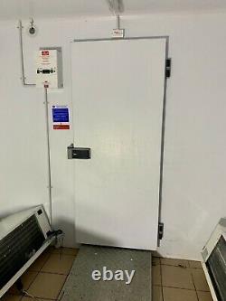 Walk in cold chiller freezer room door and frame £500 + vat 90 x 211 cm