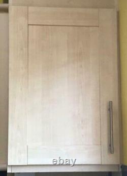 Armoire Shaker en hêtre clair avec porte d'armoire/échelle/réfrigérateur/congélateur sans poignées, neuf dans sa boîte