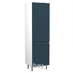 Armoire de cuisine avec unités hautes J-Pull, porte bleu indigo mat et charnières à fermeture douce