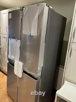 Brand New Hotpoint Réfrigérateur Américain Congélateur Avec Machine À Glaçons Non Ouvert