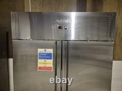 Congélateur commercial double porte Adexa F800S pour restauration et cuisine professionnelle, en état de fonctionnement