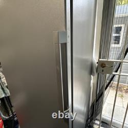 Congélateur vertical HOTPOINT UH6 F2C G UK Graphite 7 Compartiments