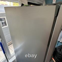 Congélateur vertical HOTPOINT UH6 F2C G UK Graphite 7 Compartiments