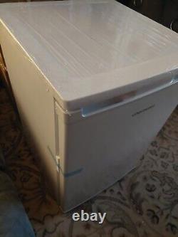 Cuisinologie UCFR130WH Réfrigérateur de garde-manger autonome de 130 litres en blanc