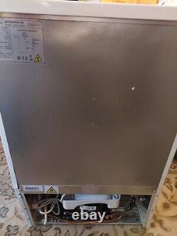 Cuisinologie UCFR130WH Réfrigérateur de garde-manger autonome de 130 litres en blanc