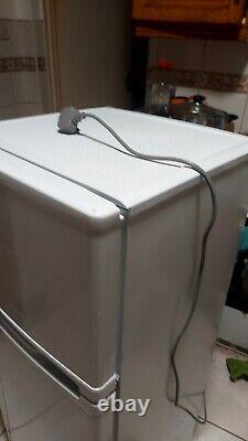 Currys Réfrigérateur Congélateur 90cm En Hauteur Freestanding 2 Porte Frigidaire Blanc