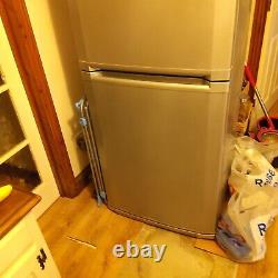 Grand Réfrigérateur Congélateur Argent Beko 70cm Large Givre Libre Bon Ordre De Travail