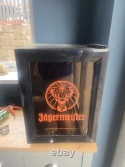 Mini-réfrigérateur / congélateur Jägermeister avec lumière LED