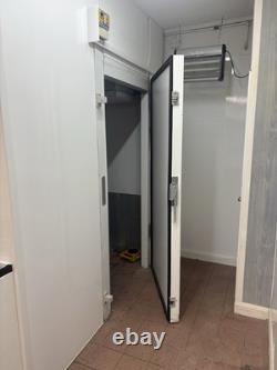 Porte de chambre froide à passage pour réfrigérateur ou congélateur