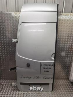 Porte de réfrigérateur-congélateur arrière nue en gris pour Mercedes Sprinter W906 2015