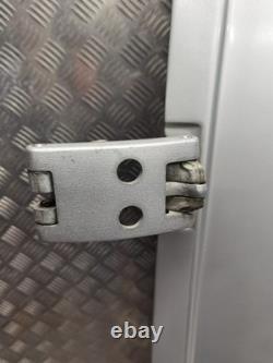 Porte de réfrigérateur-congélateur arrière nue en gris pour Mercedes Sprinter W906 2015