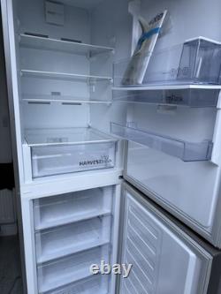 Réfrigérateur-congélateur Beko en acier inoxydable, sans givre, en excellent état