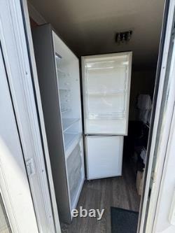 Réfrigérateur-congélateur LG pose libre, congélateur en bas, sans givre, 330 L, argenté, 2 portes