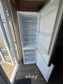 Réfrigérateur-congélateur LG pose libre, congélateur en bas, sans givre, 330 L, argenté, 2 portes