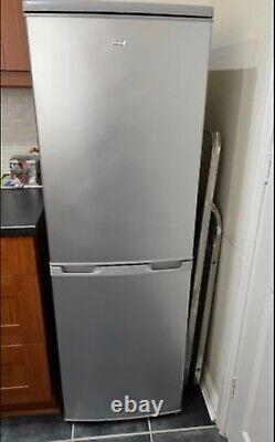 Réfrigérateur-congélateur Logik argenté LFC50S20 153x51x53cm en très bon état.