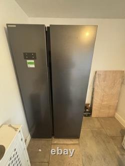 Réfrigérateur-congélateur américain Grundig graphite