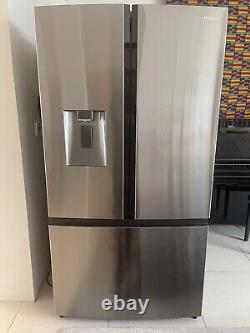 Réfrigérateur congélateur américain à portes françaises Hisense RF702N4IS1 avec eau et glace plumbés