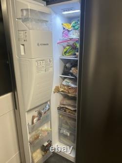 Réfrigérateur-congélateur américain sans plomberie et sans givre Hisense RS694N4TZE en inox