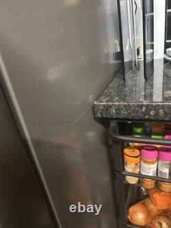 Réfrigérateur-congélateur américain sans plomberie et sans givre Hisense RS694N4TZE en inox