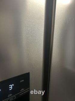 Réfrigérateur-congélateur américain sans plomberie et sans givre Hisense RS694N4TZE en inox