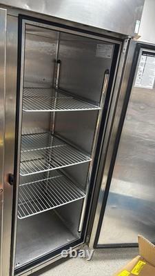 Réfrigérateur-congélateur commercial à double porte en acier inoxydable Foster
