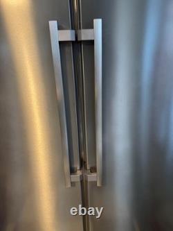 Réfrigérateur-congélateur indépendant en acier inoxydable LIEBHERR. Réfrigérateur-congélateur américain.