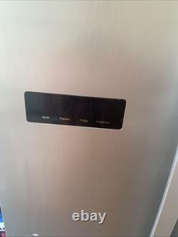 Réfrigérateur et congélateur Kenwood à deux portes avec distributeur d'eau argenté en bon état de fonctionnement