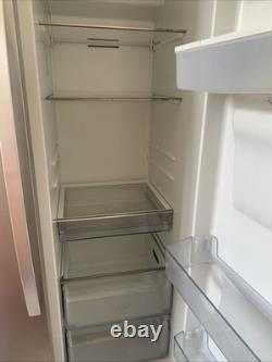Réfrigérateur et congélateur Kenwood à deux portes avec distributeur d'eau argenté en bon état de fonctionnement
