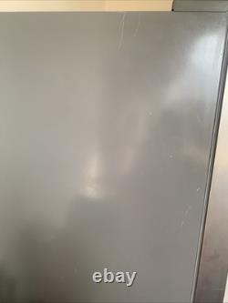 Réfrigérateur et congélateur Kenwood à deux portes avec distributeur d'eau argenté en bon état de fonctionnement