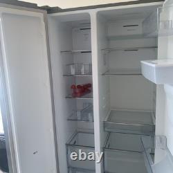 Réfrigérateur et congélateur Kenwood à deux portes avec distributeur d'eau argenté en bon état de fonctionnement