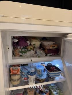 Réfrigérateur rétro haut SMEG FAB28 crème, finition brillante, compartiment congélateur