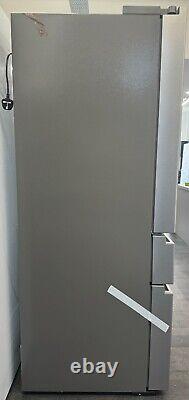 Son réfrigérateur-congélateur à portes françaises en acier inoxydable Hisense RF749N4SWSE 367L / 212L